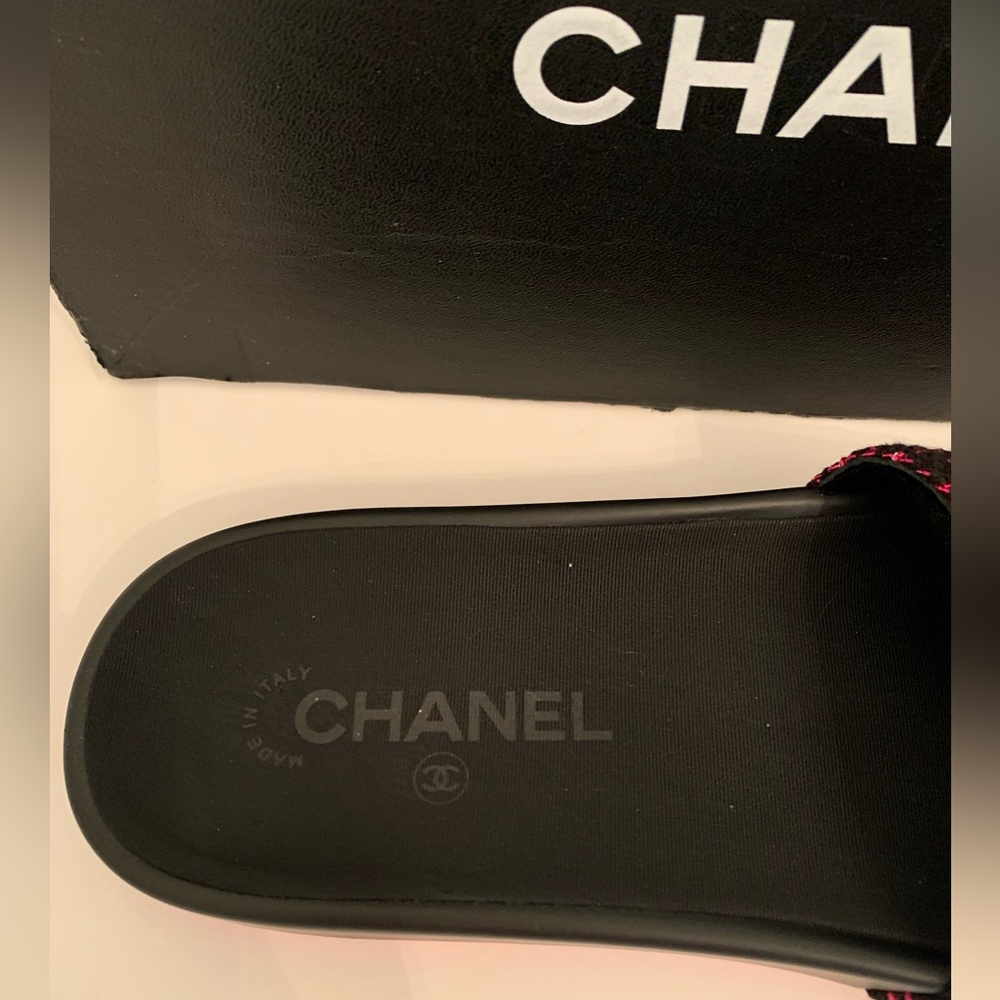Chanel Camellia flower  Slides 39 - Picture 2 of 8